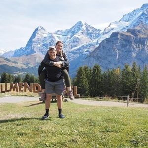 Meet your Posher, Caitlin